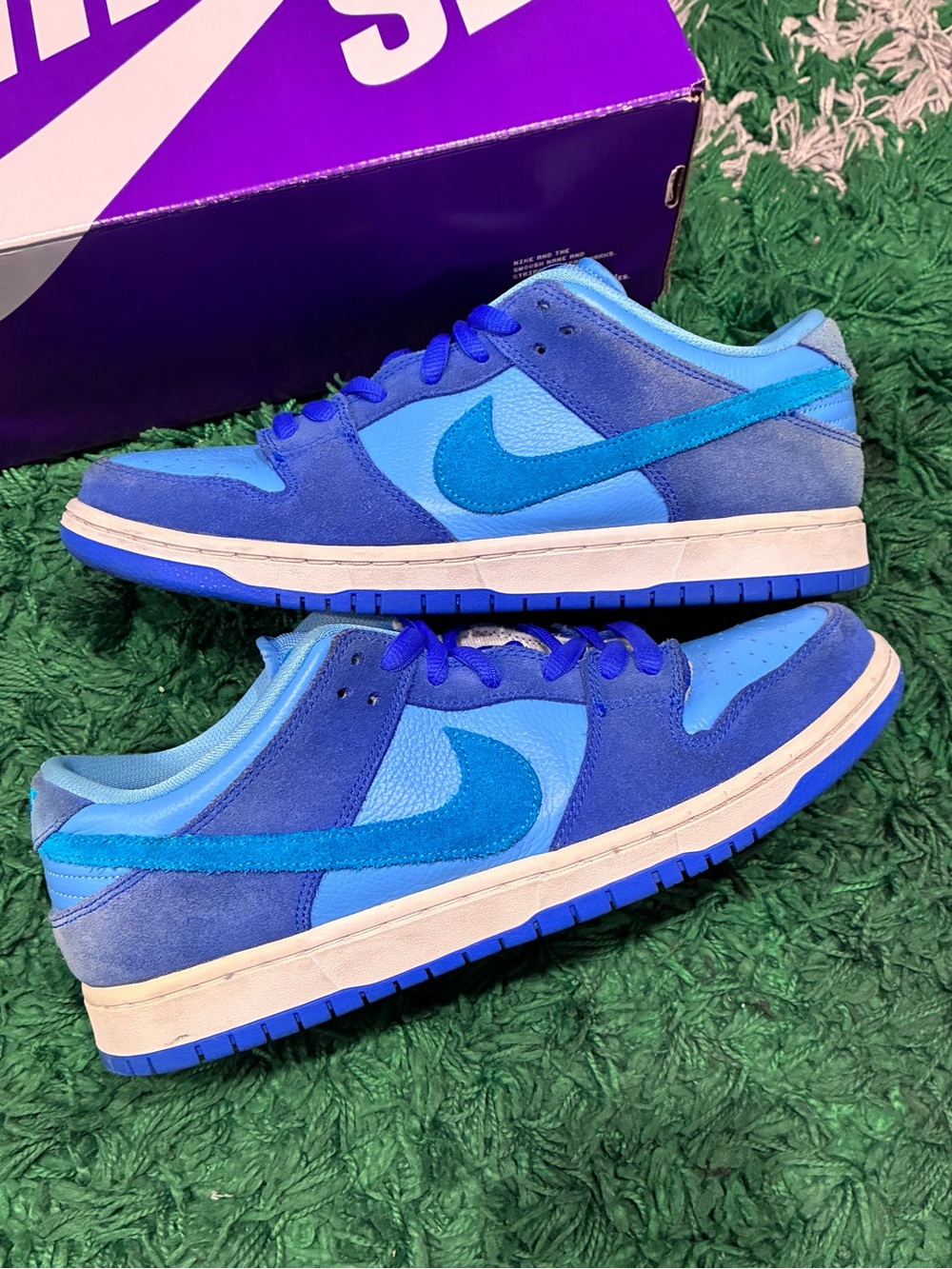Nike SB Dunk Low Blue Raspberry Size 10.5 Pre-Owned/Used OG ALL! 100% AUTHENTIC! - Picture 1 of 9
